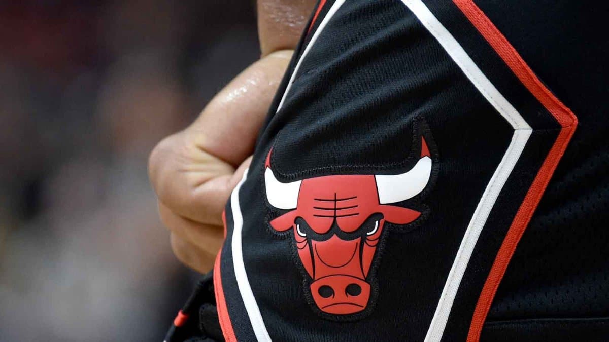 Walmart Heir Lukas Walton Buys Minority Stake in Chicago Bulls and United Center