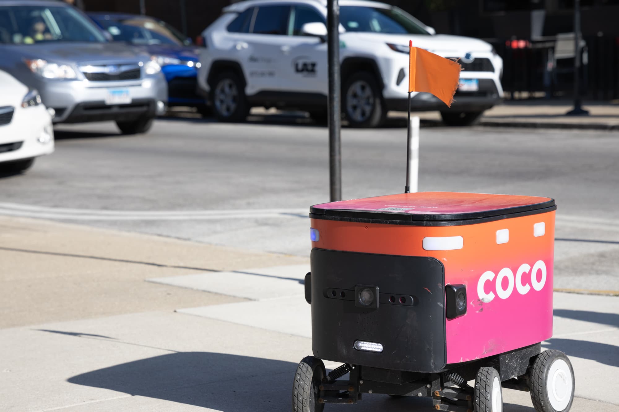 Coco Delivery Robots Swarm Lincoln Park Sidewalk, Video Draws 300,000 Views