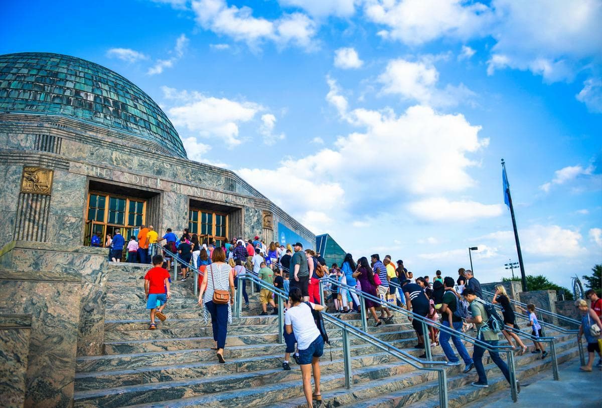 Adler Planetarium brings free telescope nights and space science talks to three Chicago library branches this fall