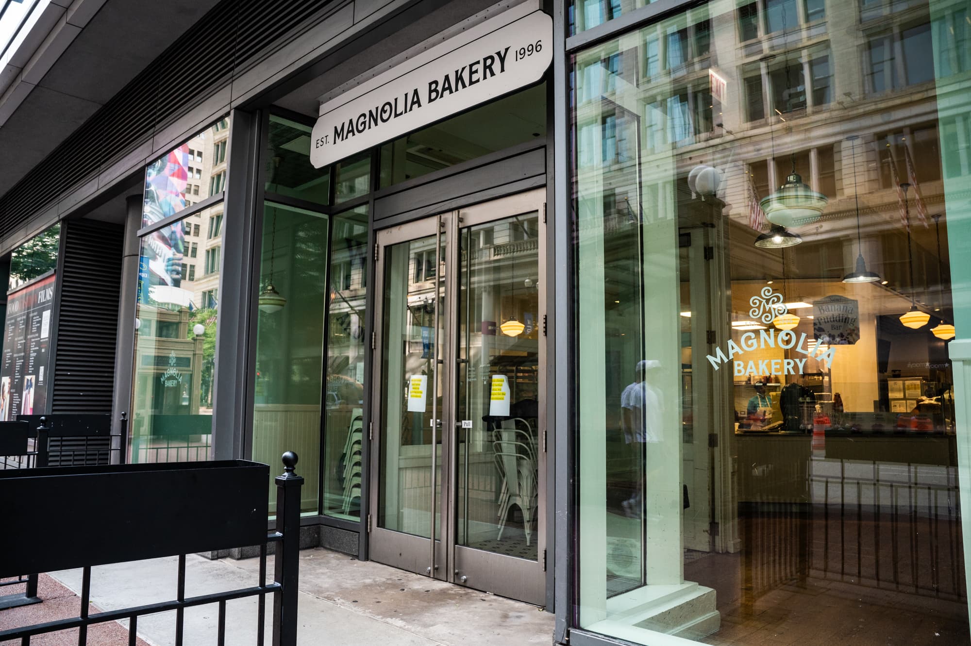 Magnolia Bakery's Loop Location Shuts Down After Inspectors Find Live Roaches, Fly Swarm